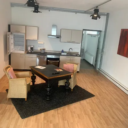 Apartment 40 Qm Grosse Studiowohnung Zentral Gelegen In